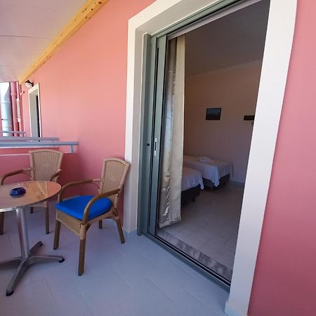 Porto-Fino Hotel Arílasz Kültér fotó