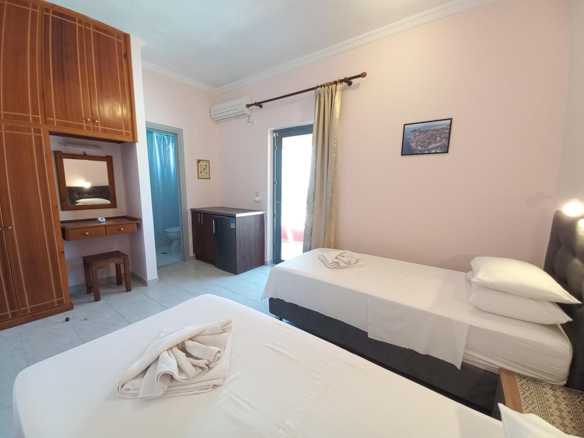 Porto-Fino Hotel Arílasz Kültér fotó