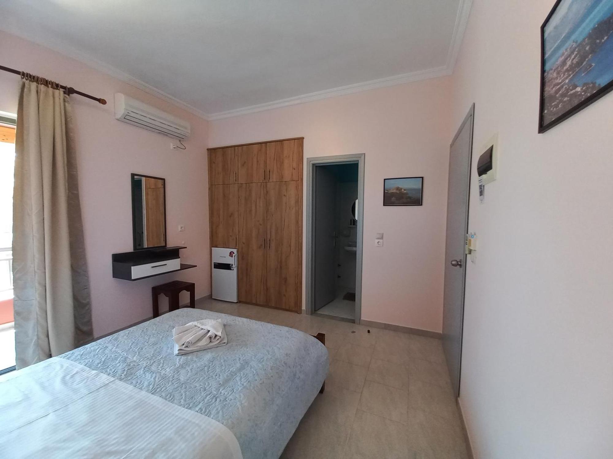 Porto-Fino Hotel Arílasz Kültér fotó