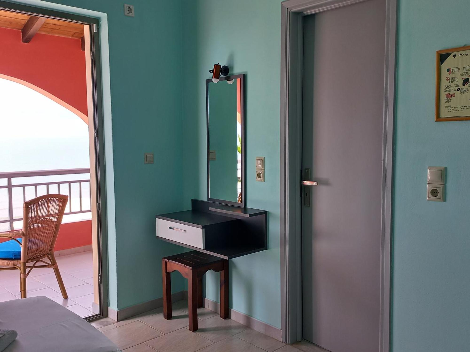 Porto-Fino Hotel Arílasz Kültér fotó