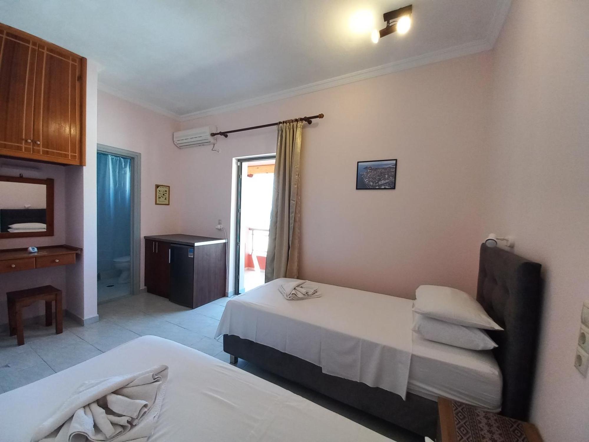 Porto-Fino Hotel Arílasz Kültér fotó